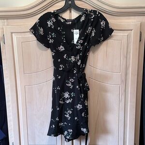 Abercrombie & Fitch Floral Wrap Dress XS
